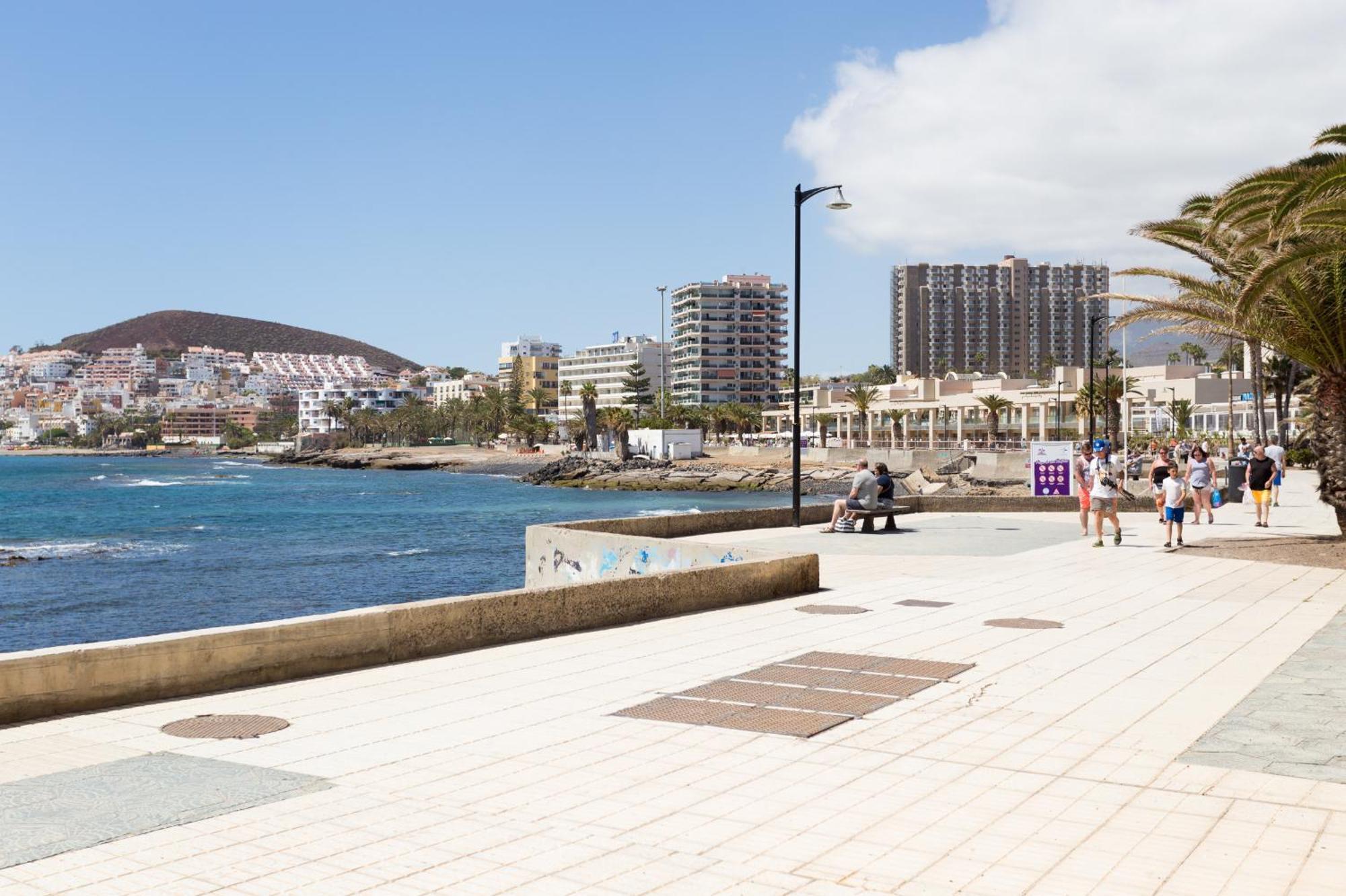 Black And White Apartment Free Wifi Los Cristianos  Exterior photo